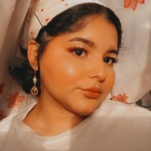 Meet your Posher, Maria Ines